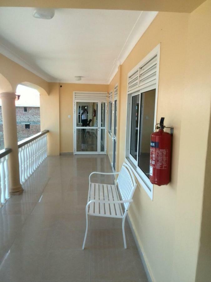 Karibu Bb Suites Entebbe Exteriér fotografie